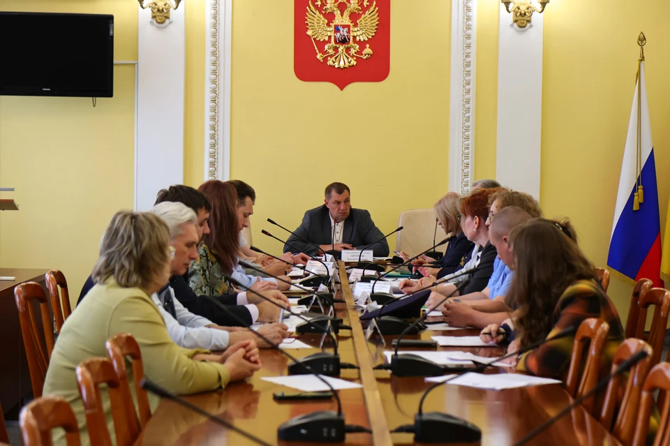 Работодателей, выплачивающих низкие зарплаты в Рязани, заслушали в администрации города.