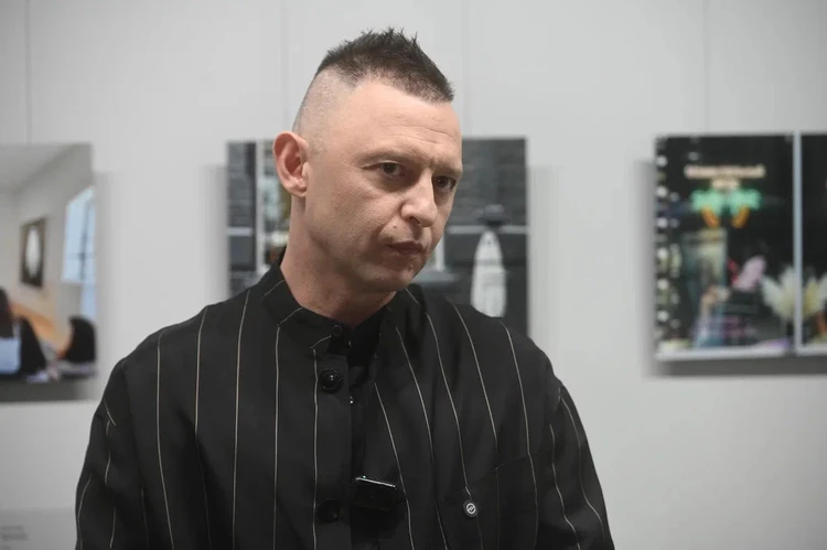 «Это так неинтересно и глупо»: Рома Зверь раскритиковал музыкантов, использующих нейросети