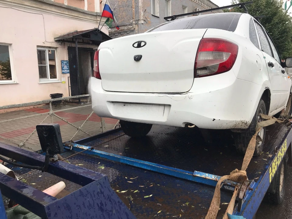 Мужчина расплатился с долгом, испугавшись лишиться машины