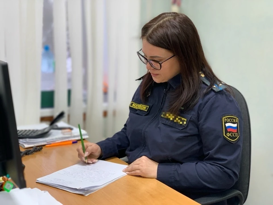 Приставы ждали должника на вокзале. Фото: УФССП РФ по Ярославской области.