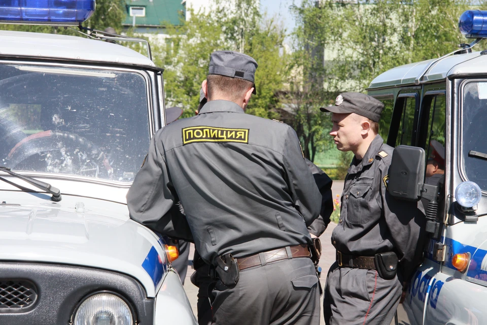 На место инцидента выезжали сотрудники полиции