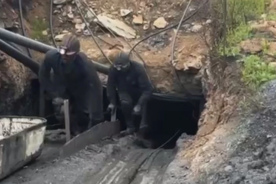 У нелегальных горняков изъяли более 5 тонн угольной массы. ФОТО: скриншот с видео Прокуратуры ЛНР