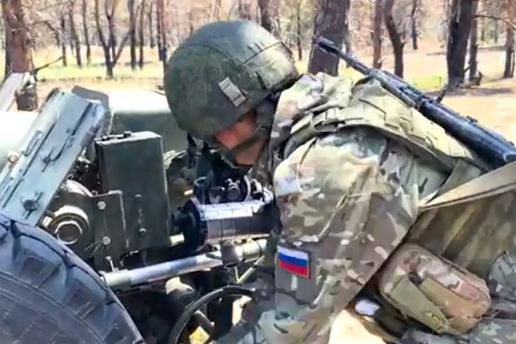 Артиллеристы тратят три снаряда на одну цель: уничтожен пункт управления БПЛА ВСУ на правобережье Днепра