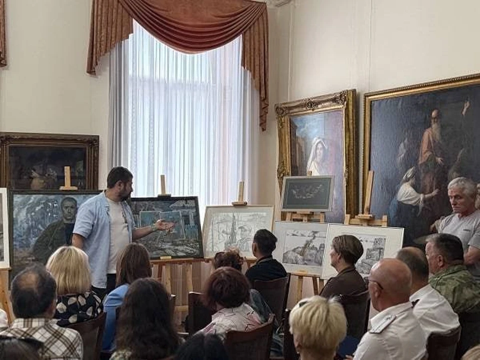 Музею подарили 12 картин. ФОТО: Министерство культуры Ростовской области