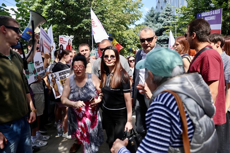 Защита требует полного оправдания подсудимых, указывая на отсутствие доказательств и серьезные процессуальные нарушения.