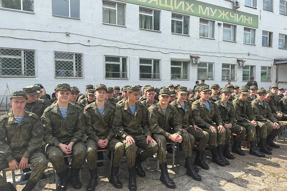 В воздушно-десантные войска, расположенные в Кубинке и Омске, отправятся 45 призывников. Фото: правительство Кировской области
