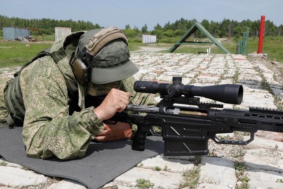 На полигоне под Хабаровском снайперы отрабатывают стрельбу на дальние дистанции Фото: пресс-служба Восточного военного округа