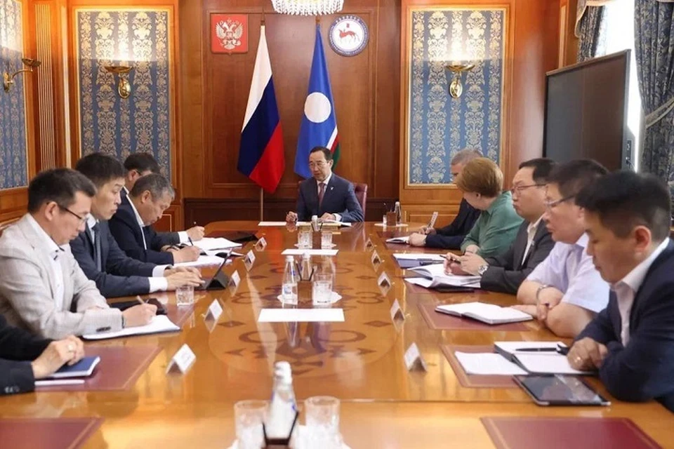 Айсен Николаев назвал приоритеты для правительства Якутии на ближайшее время. Фото: телеграм-канал Айсена Николаева