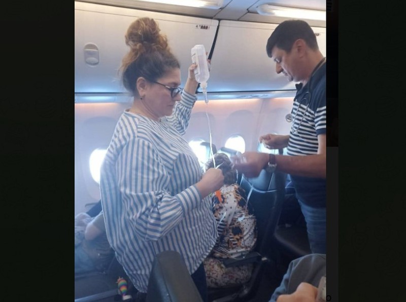 Врач Александр Марандич спас жизнь пассажиру на борту самолёта авиакомпании HiSky. Фото: соцсети