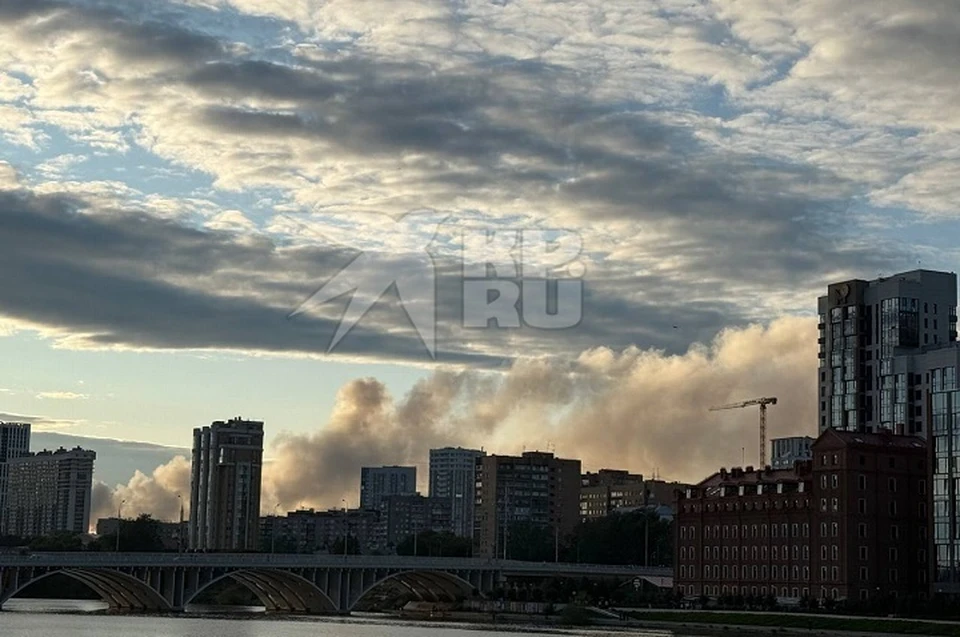 Задымление виднеется и в центре уральской столицы