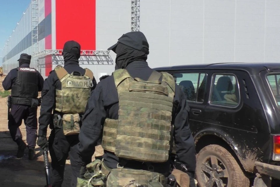 Проверки прошли на стройплощадках, рынках, складах и предприятиях общепита. Фото: пресс-служба управления Росгвардии по Удмуртии