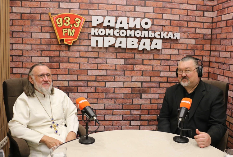 Разговор о семейных ценностях: на волнах радио «Комсомольская правда» в Туле - настоятель Свято-Никольского храма отец Сергий