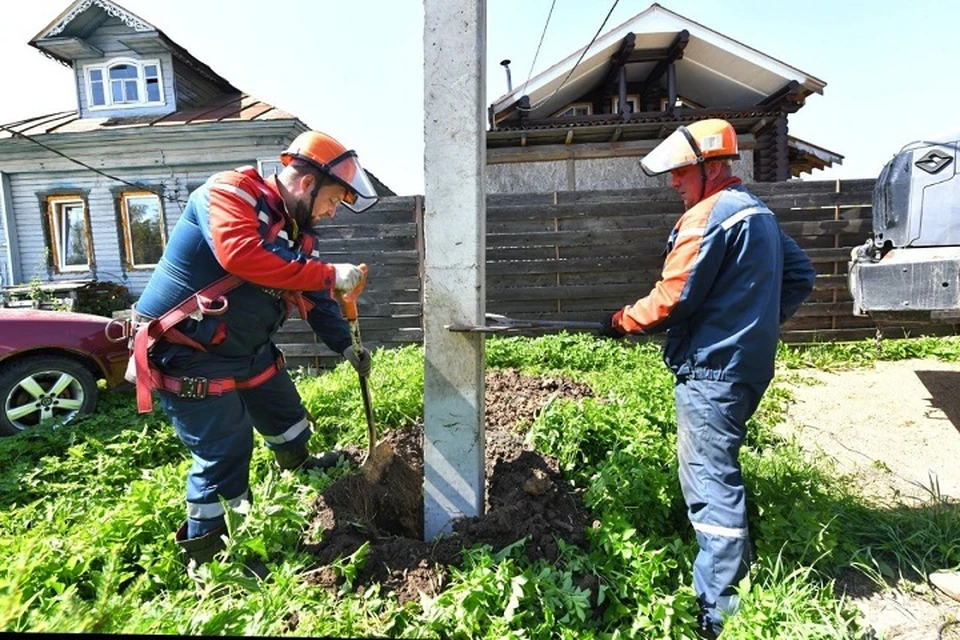 В Ярославской области восстанавливают электроснабжение.