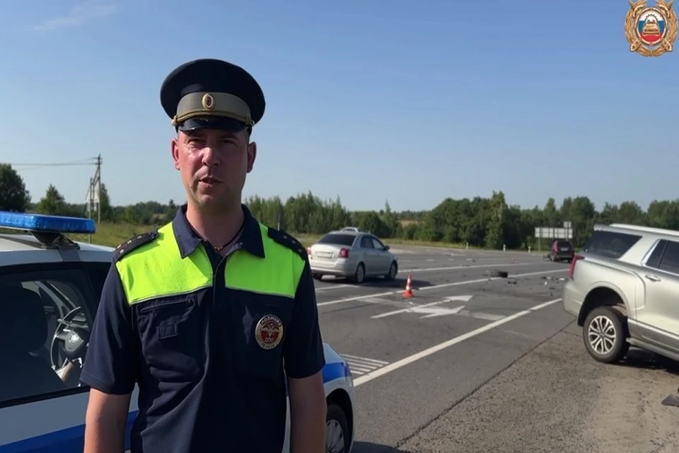 Водитель "Фольксвагена" погиб, двое детей в больнице. Фото: УМВД РФ по Ярославской области.