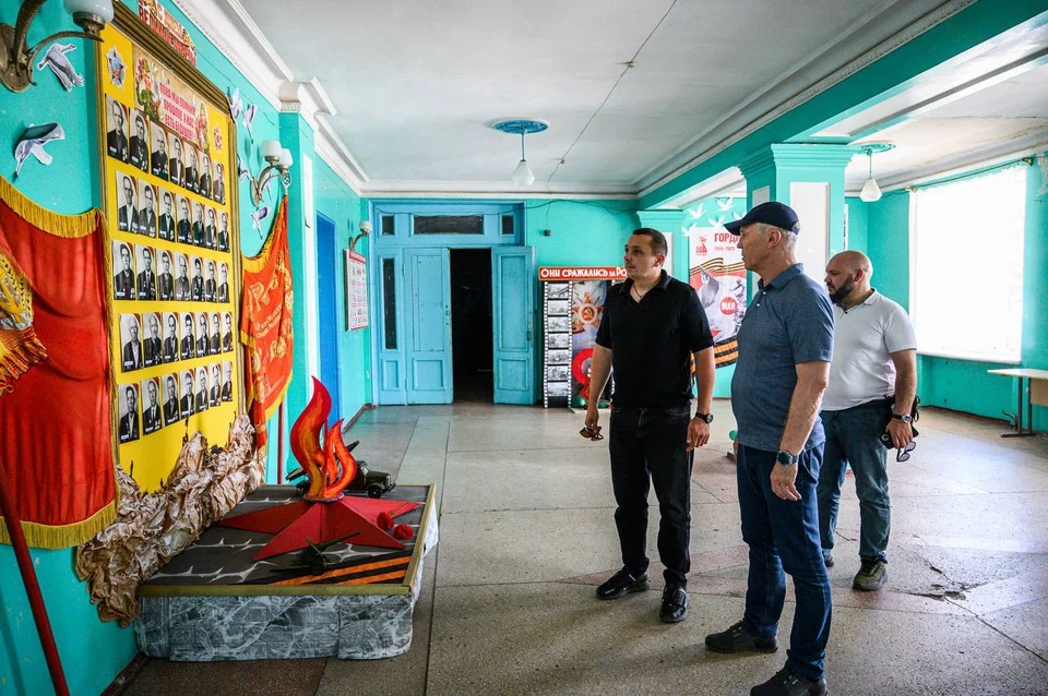 Сальдо побывал в учреждениях Рубановки. ФОТО: ТГ-канал Владимира Сальдо.