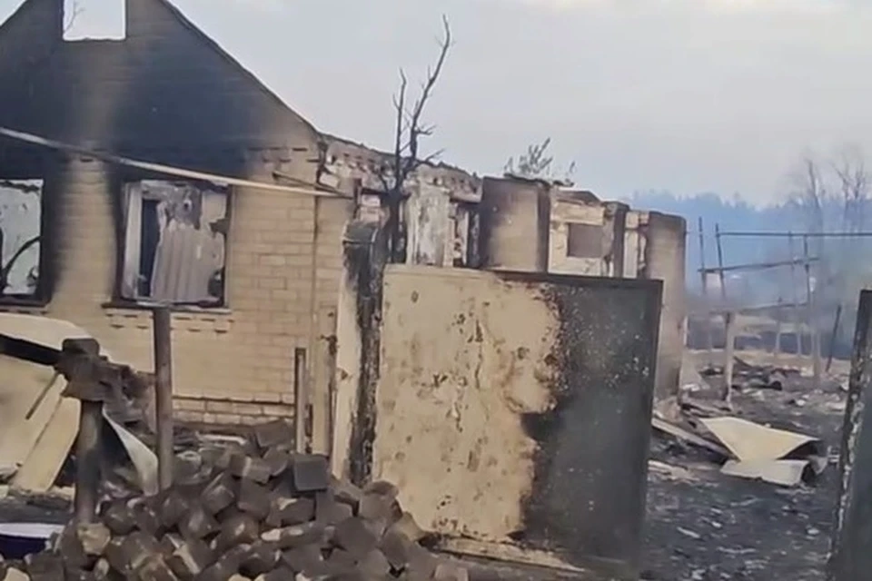 Сотрудники МЧС локализовали три очага возгорания. ФОТО: скриншот с видео
