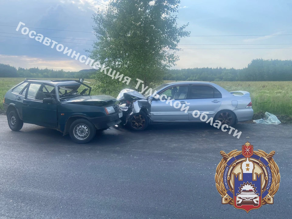 В аварии пострадали четыре человека, включая несовершеннолетнюю девочку.
