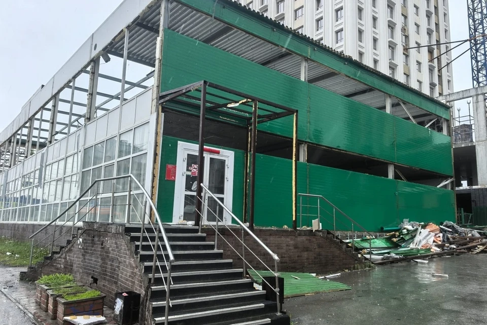 В Новосибирске по решению суда снесли торговый центр. Фото: ГУФССП России по Новосибирской области