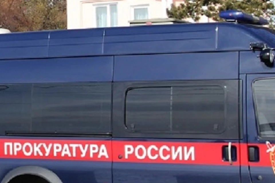 Проблемный двор на Крещенской в Хабаровске проверила прокуратура