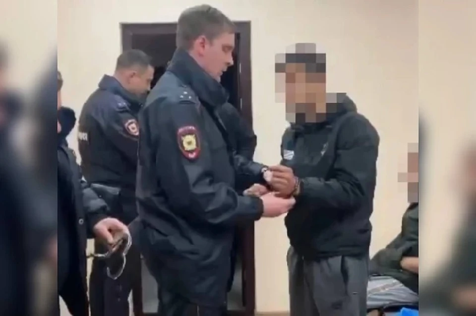 В отношении фигурантов была избрана мера пресечения в виде заключения под стражу. Фото: стоп-кадр видео СУ СКР СК