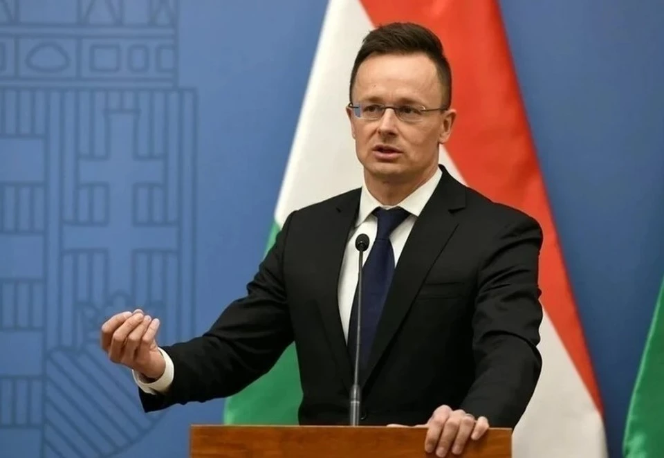 Венгрия потребовала от ЕС ввести санкции на трех работников Минобороны Украины
