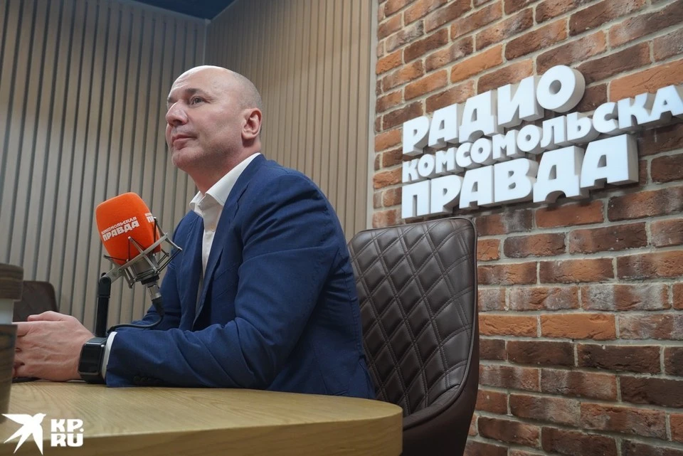 По словам главы Рособрнадзора, для страны не столь важно количество стобалльников