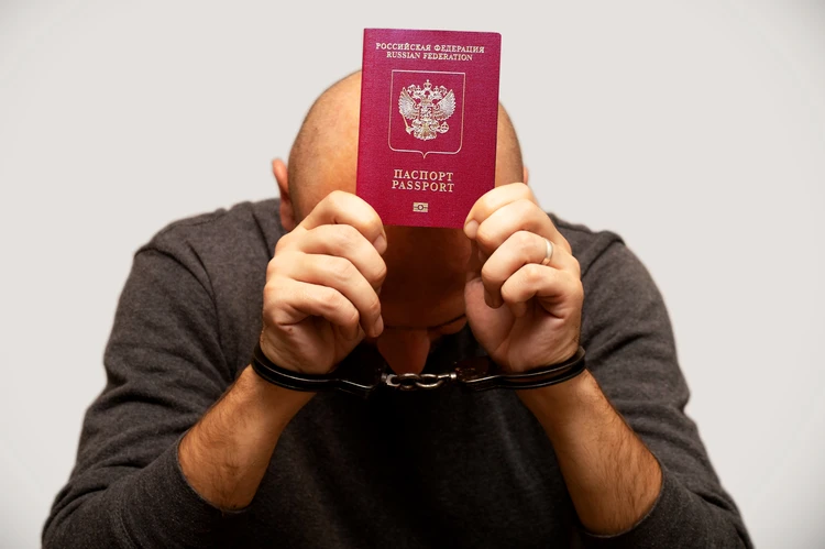 Убийц, насильников и предателей будут лишать российского гражданства: как будет работать новый закон