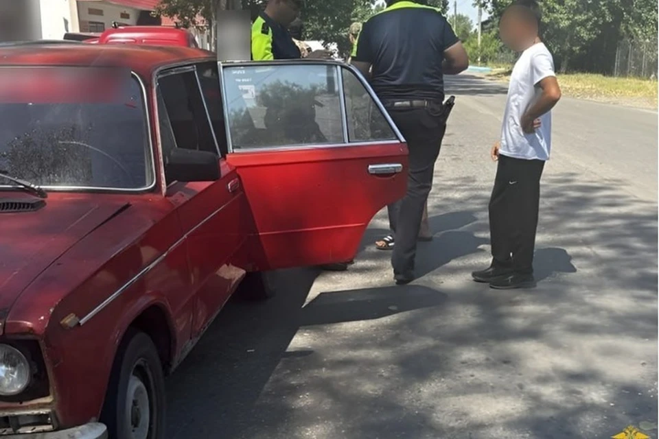 В Скадовском округе провели рейд сотрудники ДПС. Фото: ГИБДД Херсонской области