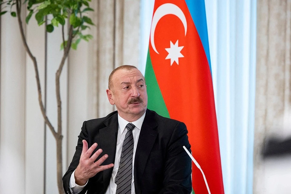 Азербайджан хочет подать иск против РФ из-за крушения самолета AZAL