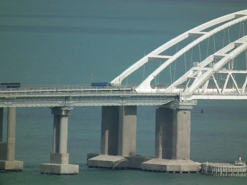 В очереди перед Крымским мостом с обеих сторон стоят 1119 автомобилей