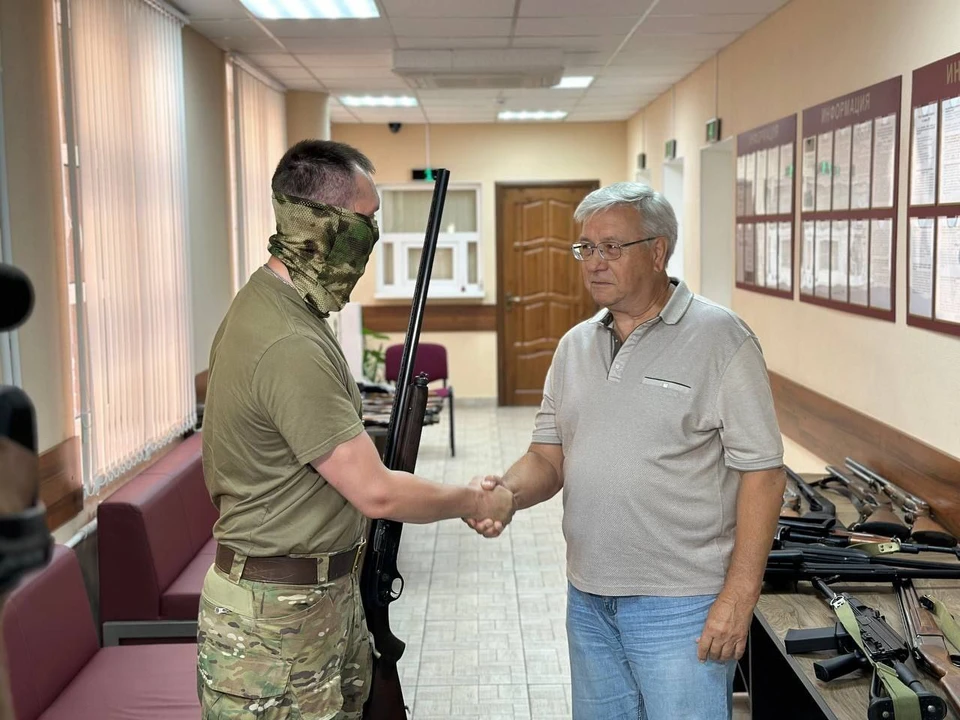 С начала года жители Астраханской области сдали на нужды армии более 400 единиц оружия и свыше 8 тысяч боеприпасов
