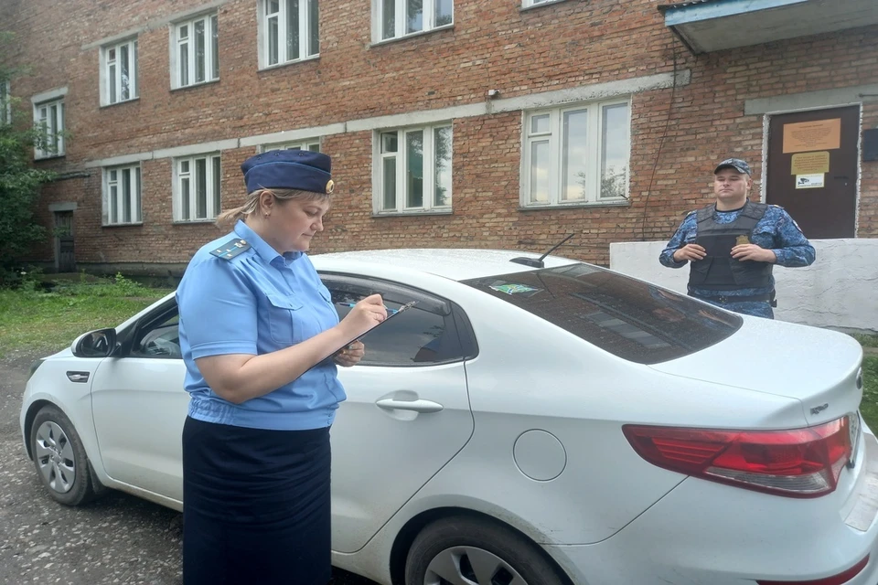 Мужчина быстро погасил долг, чтобы не лишиться машины. Фото: пресс-служба ГУФССП по Новосибирской области