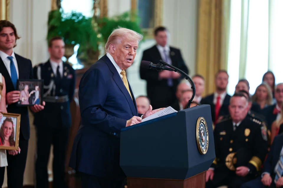 Экс-советник президента Болтон: Трамп хочет отдалиться от украинского конфликта