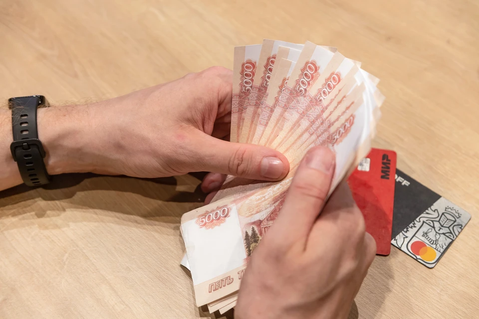 Российским учителям хотят вернуть компенсацию за методическую литературу.