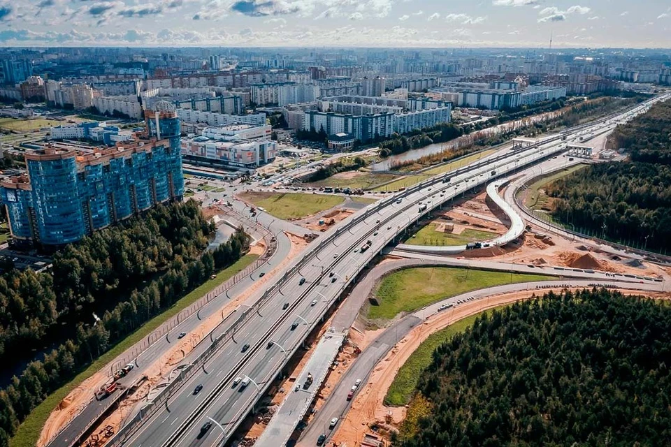 Каждый день на объекте работает 300 специалистов. Фото: Александр Беглов/Tg