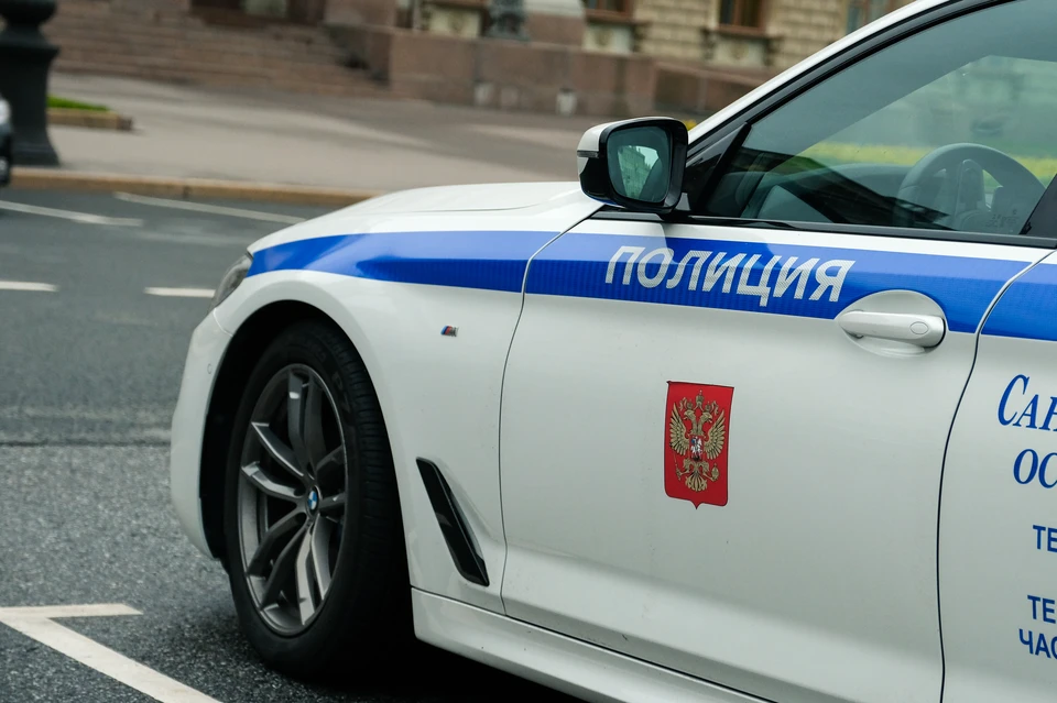 Петербуржец выстрелил в коллегу из лука.