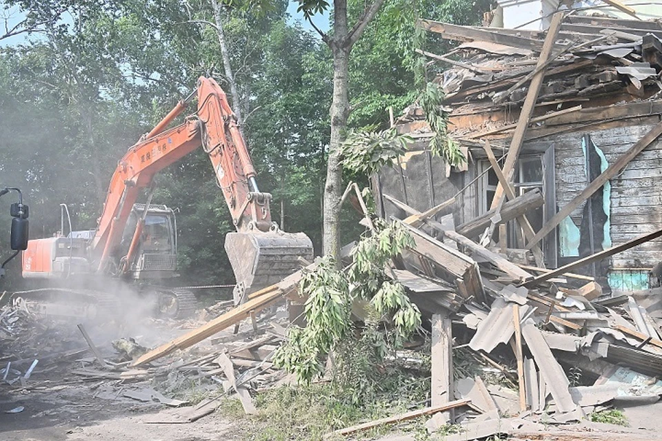 43 аварийных дома снесут в Хабаровске