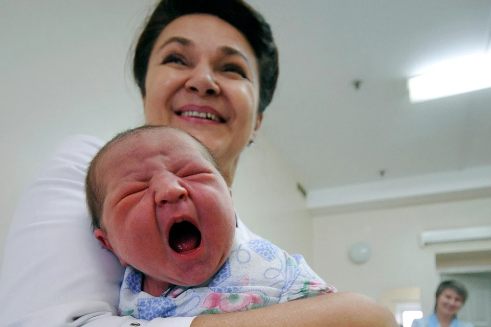 Подмечено, что новорождённые вместо традиционного «УА» теперь кричат «ВАУ!»