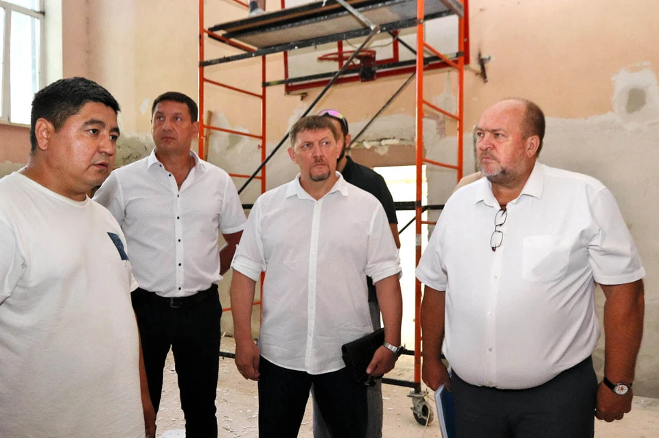 Депутаты намерены продолжить мониторинг школ / Фото: предоставлено реготделением партии "Единая Россия"