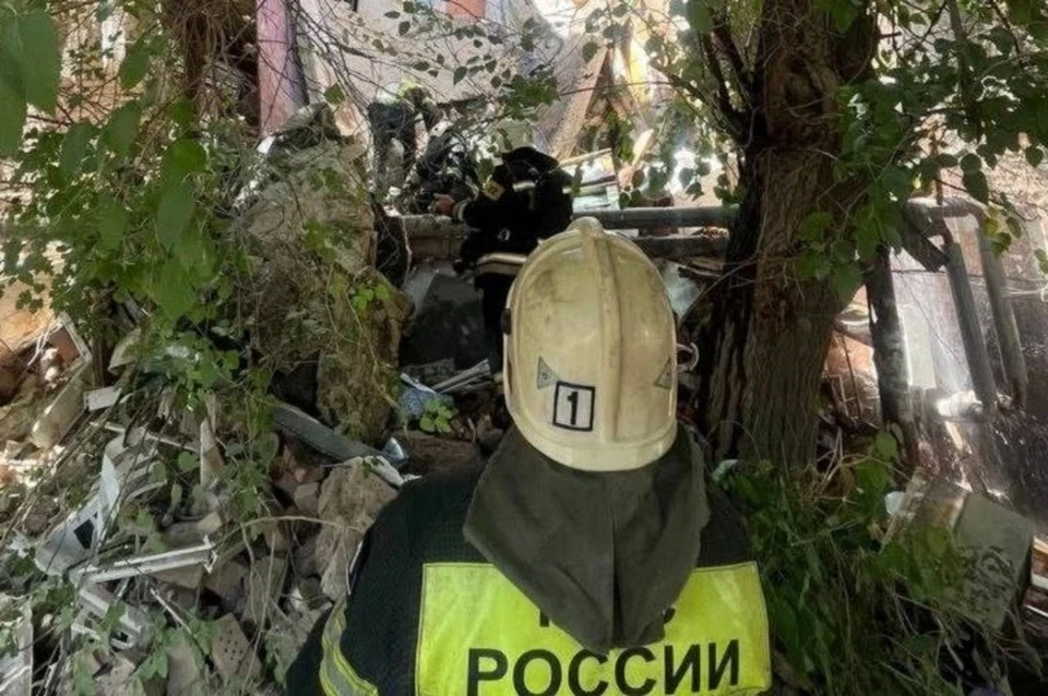 Жилой дом в Астрахани, где обрушился подъезд, признали аварийным ещё в 2019 году Фото: пресс-служба МЧС России по Астраханской области