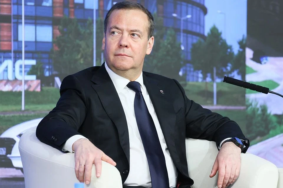 Дмитрий Медведев жестко ответил Трампу за ультиматумы: президенту США напомнили о последствиях