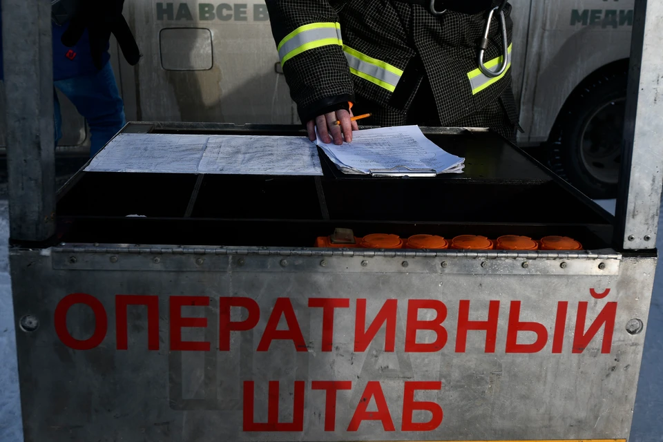 Смоленские спасатели выезжали за последние сутки на три пожара и два ДТП.
