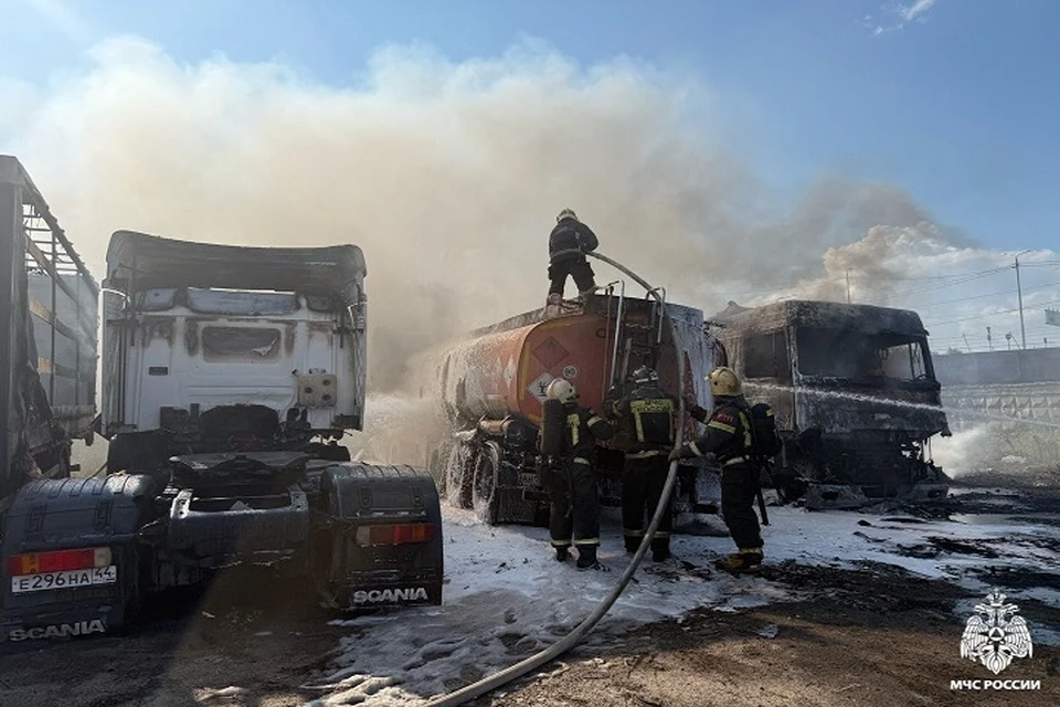 Пожар потушили за полчаса.