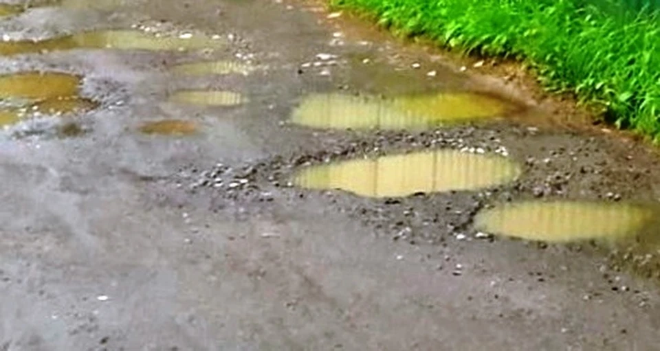 Жители Пятовского жалуются на ужасное состояние дорог.