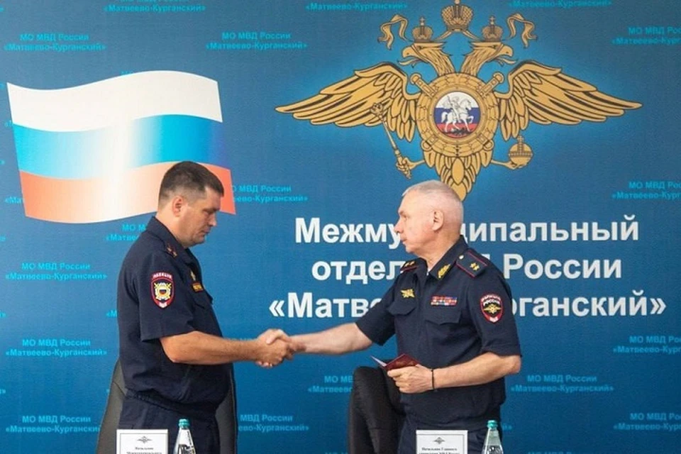 Новых руководителей представил начальник донского главка полиции Александр Речицкий. Фото: телеграм-канал ГУ МВД России по Ростовской области