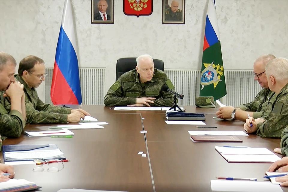 Заслушав доклады руководителей подразделений, Бастрыкин дал им ряд поручений