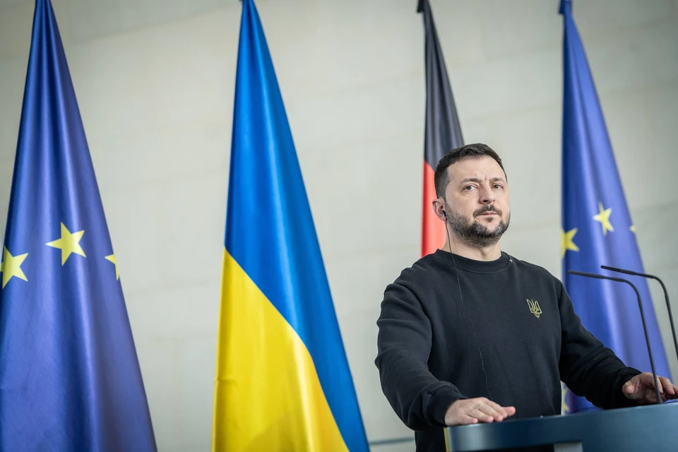 Генерал Бундесвера Куят: Зеленский мешает переговорам, чтобы сохранить власть