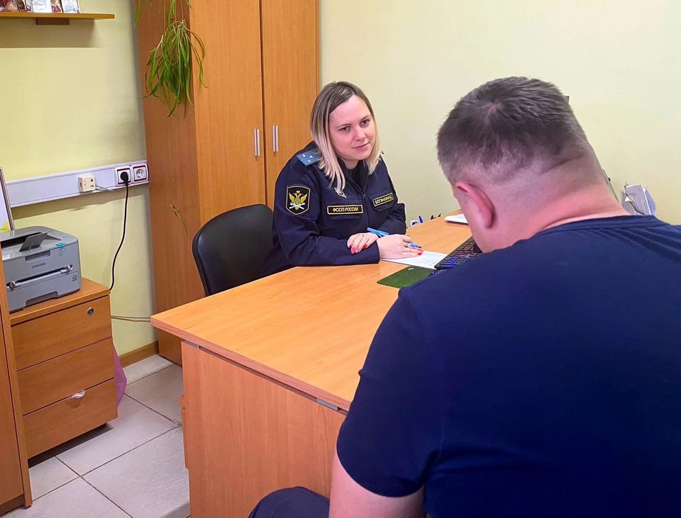 В Калуге завершили исполнительное производство по делу о нападении на сотрудника полиции.