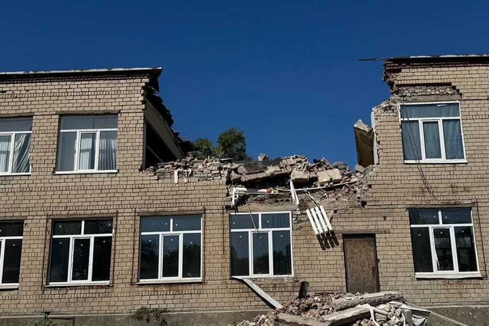 В Макеевке обрушилась часть здания школы