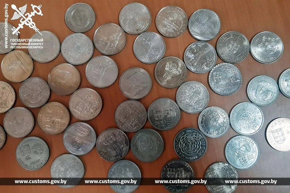 Белорус спрятал в грузовике 65,5 тысячи монет, но тайник нашли таможенники. Фото: ГТК.